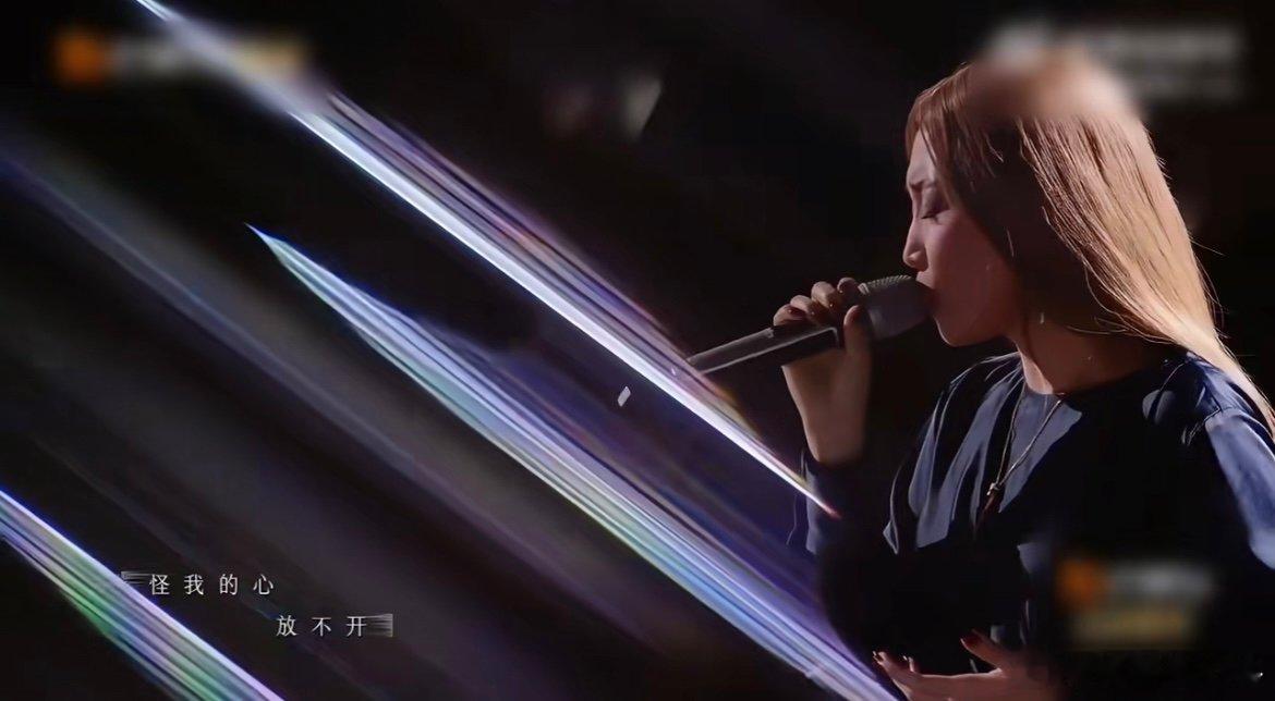   现场共情力爆棚！ALin 的《月光爱人》唱进了何老师心里，也戳中了全场观众，