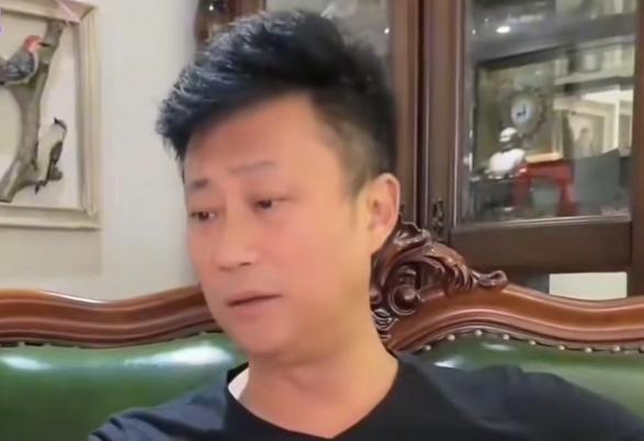 耿为华老师十分关心大女儿留学时的安全状况，打电话悉心叮嘱，关切之语自然而然地流淌