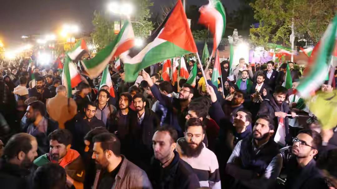 就算伊朗战胜特朗普，9千万伊朗人还有一场硬仗要打。炮火停了，真正的战争才刚刚开始