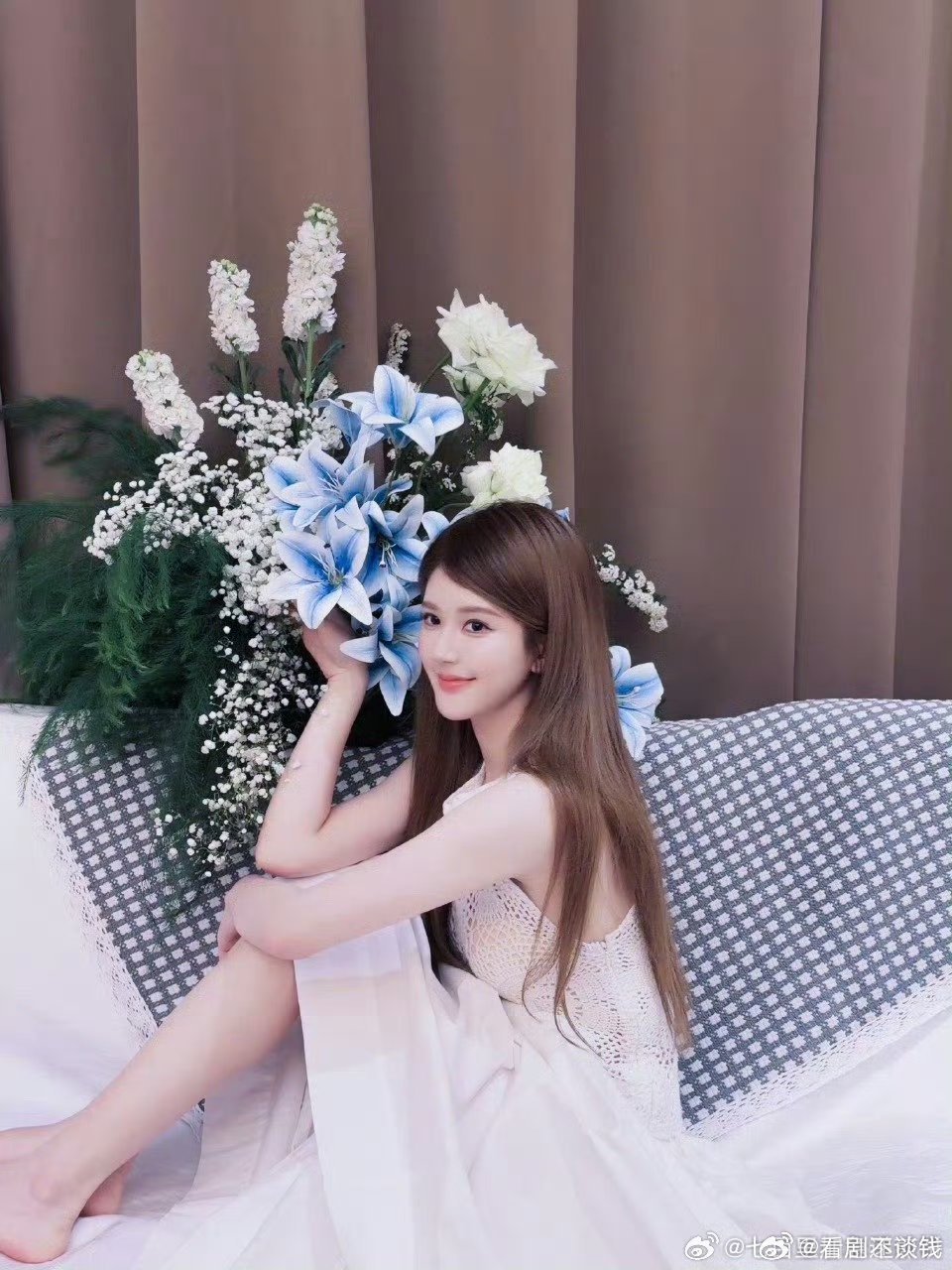 赵露思商务拍摄出图，好漂亮的仙女 花花🌸美女 