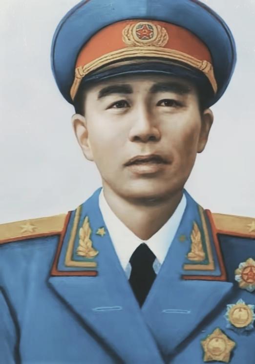 1970年，开国少将贺健去军营看望儿子时，却被哨兵拦在门口，贺健没有为难哨兵，而