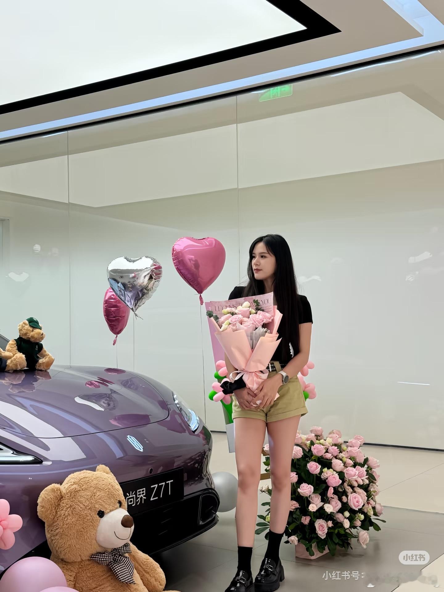 最近提尚界Z7汽车挺多的，基本都是美女，颜值是真的高100秒速通尊界S800高定