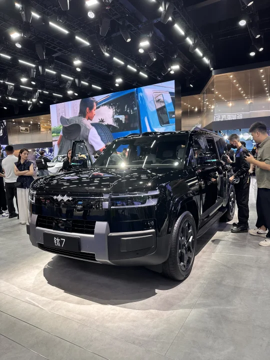 成都车展-方程豹钛7