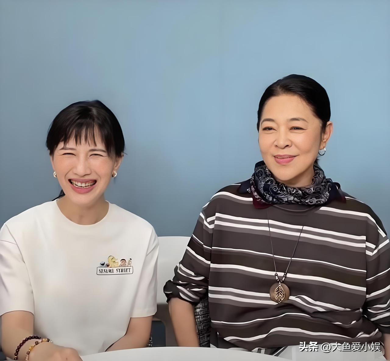 papi酱说：“倪萍老师认识我好像是从《再见爱人》开始的吧。”

倪萍说：“我之