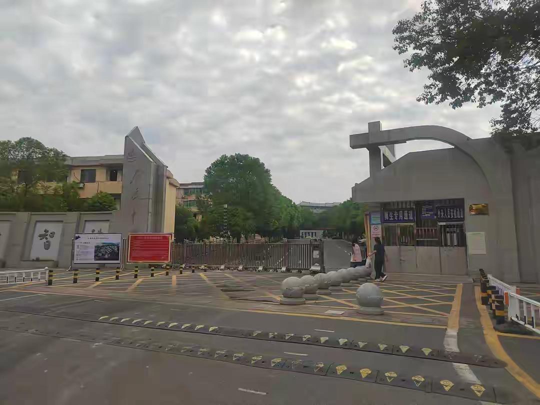 灰埠高中可能即将搬离，大号偏远乡镇也无法避免空心化

灰埠是高安农村地区人口最多