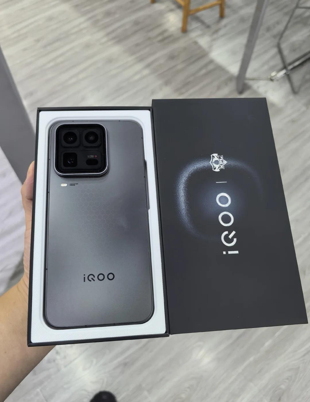 出iQoo Ultra 16+512G 黑色
成色新 电池满电
保修到27年5月