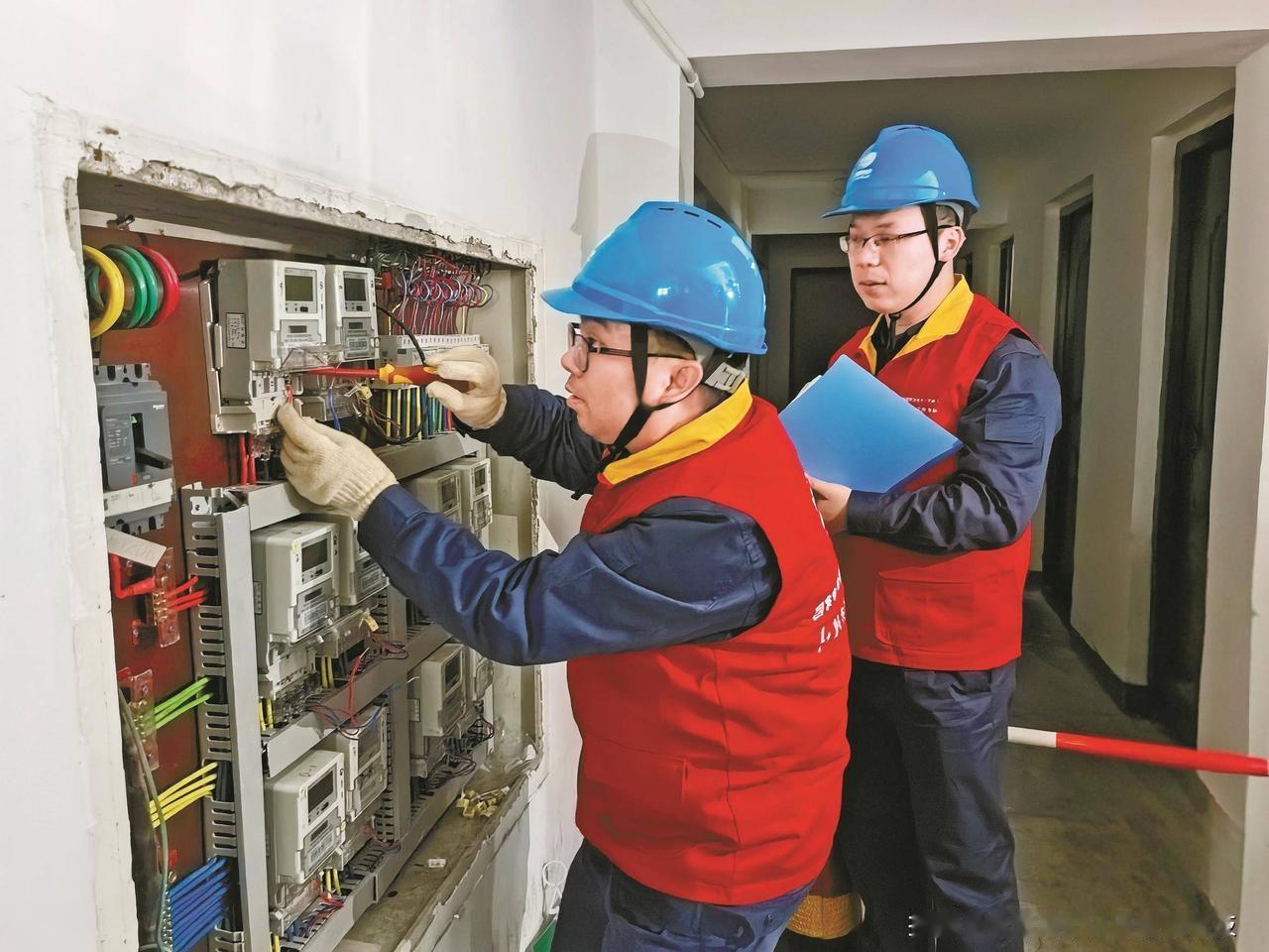 供电公司的疏忽，让一个原本好心助人的农民，搭上了自己宝贵的生命，家属起诉至法院索