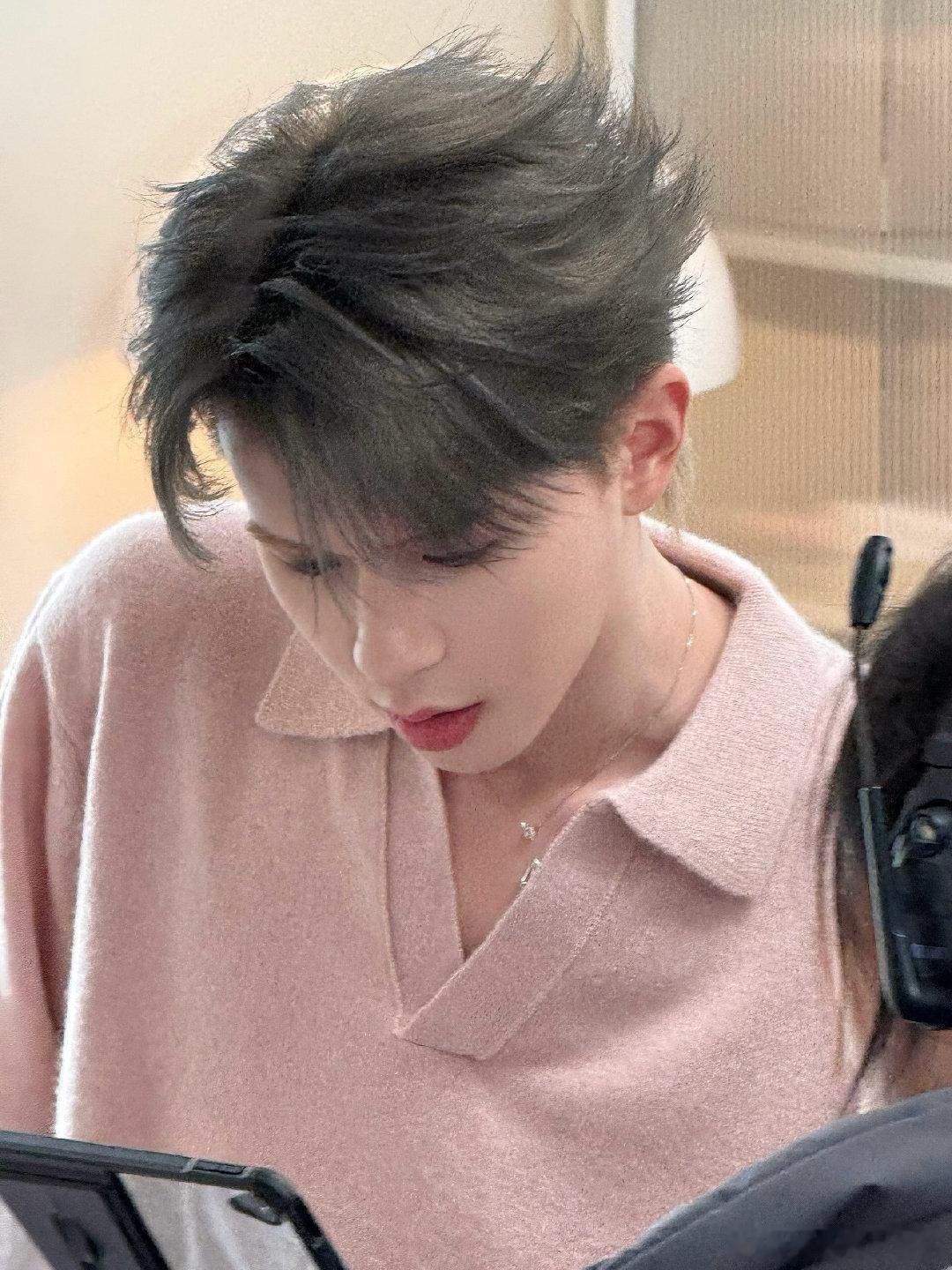 何浩楠  Za品牌大使何浩楠 噔噔噔噔噔Live来袭你有一个春日限定版请注意查收