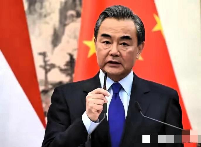 别再觉得是“口头抗议”了！枪栓早拉开，保险已解锁，中国这波“法理组合拳”，直接掐