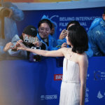 谁懂啊！江疏影一出场，直接变秀场✨ 江疏影北影节红毯美成啥了江疏影北影节红毯造型