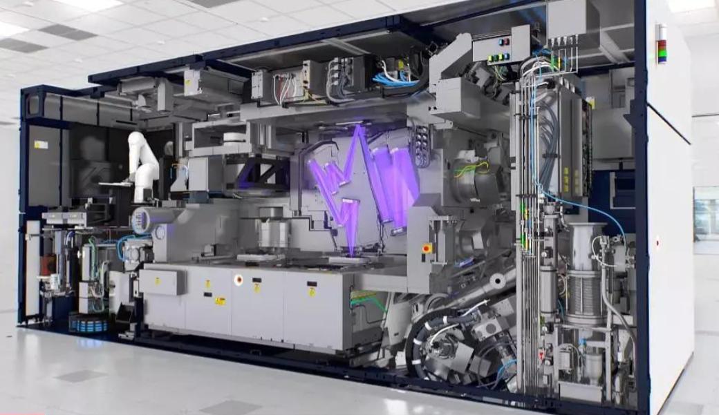 光刻机没用了，荷兰太冤了？美国一纸命令，荷兰就果断切断了对我们的光刻机出口。他们