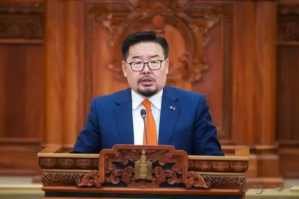 蒙古总理又下台！赞丹沙塔尔二次离场，不是他不恋权，是中蒙俄三角夹缝里的一张牌先被