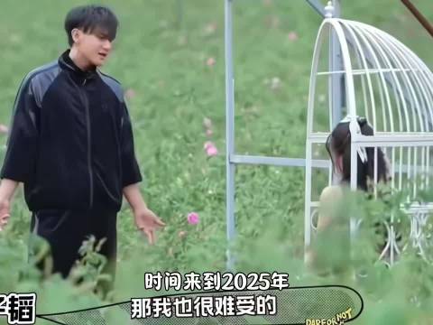 狗仔放出大瓜！视频清晰拍到徐艺洋母亲和保姆抱着小宝宝进入黄子韬徐艺洋的住所，宝宝月龄与网传年底生产的