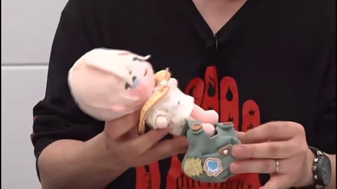 看了光叔给英智换衣服不笑的是这个...... ​​​