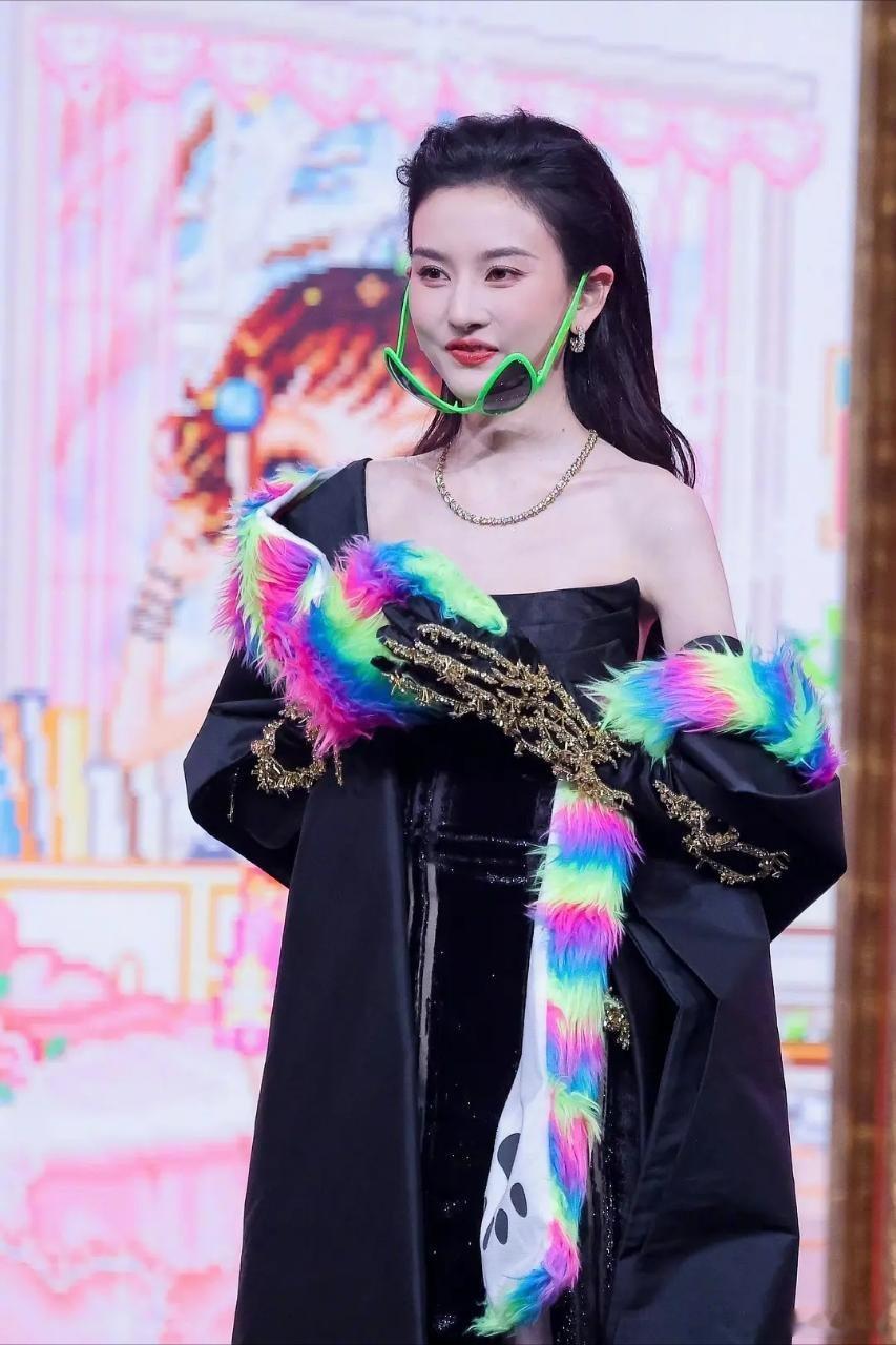 祖儿脸有点胖，身体还是这么瘦 