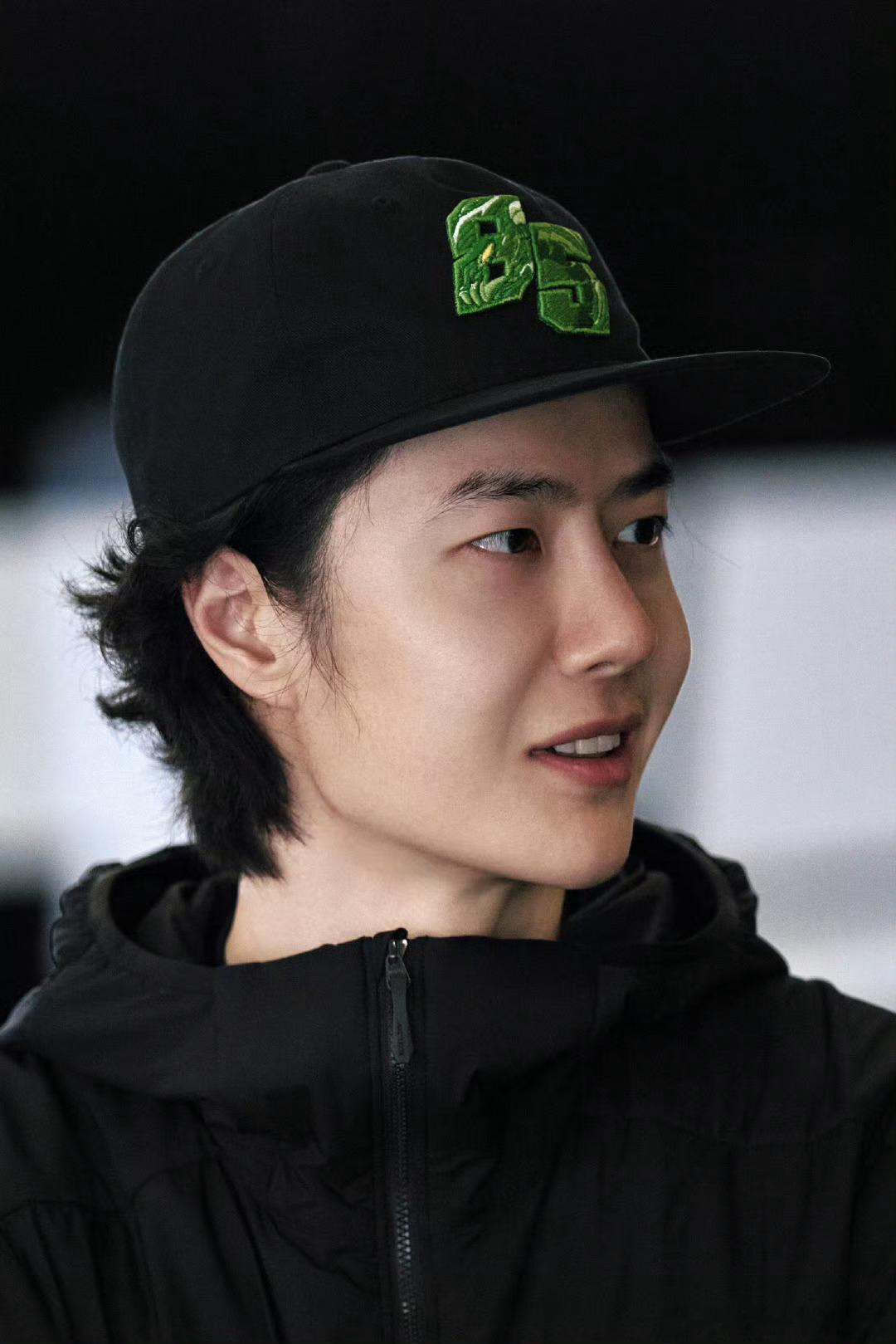 王一博赛前的两种状态 宝宝 