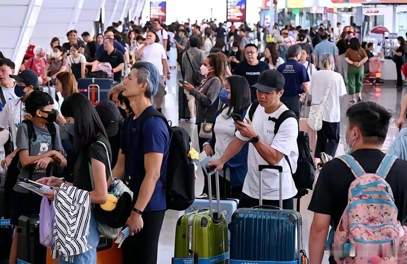 台媒昨（17日）报道，一名从大陆飞往台湾的大陆网友在社群发文，晒出自己订票信息，