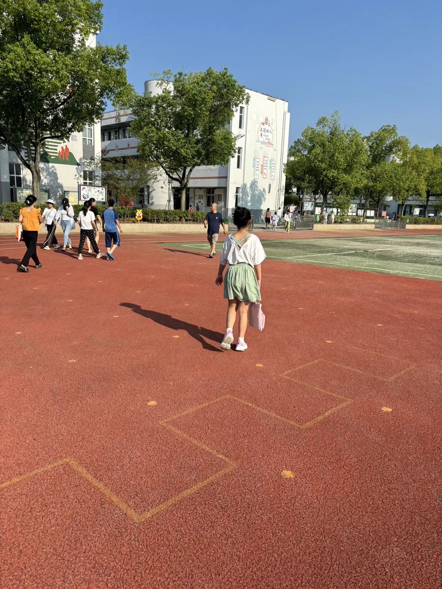 孩子开学了，我又离职了，很焦虑，很焦虑，会为了找不到工作烦躁，也会为了...