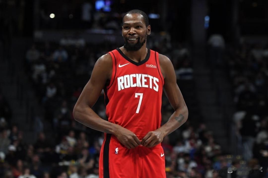 火箭掀五锋阵革命，申京恐成战术牺牲品？

休斯顿火箭主场大胜骑士，一套由杜兰特领