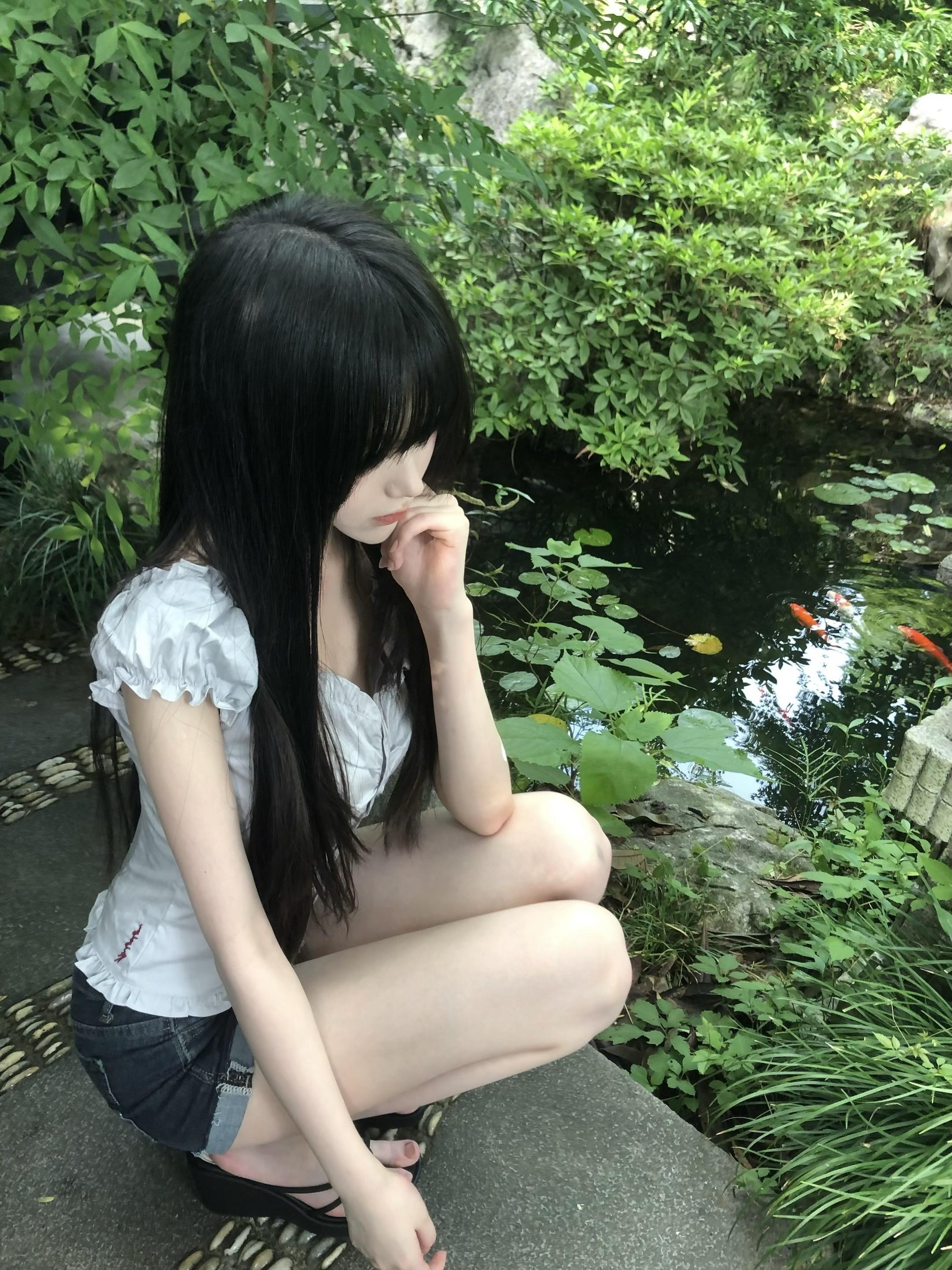 人望山 鱼窥荷