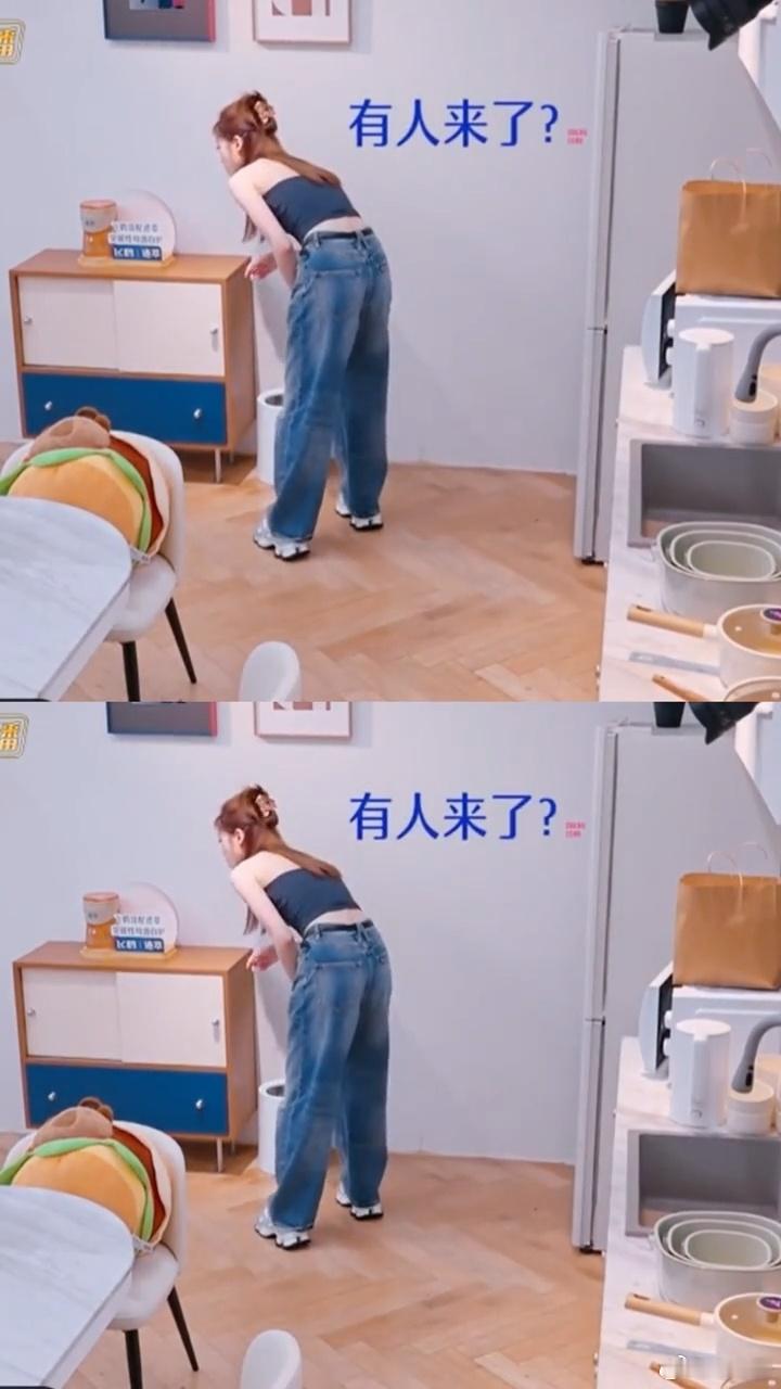 张月在垃圾桶里找手机张月演我找手机浪姐四公小考经典生活名场面再现，每一个动作都看