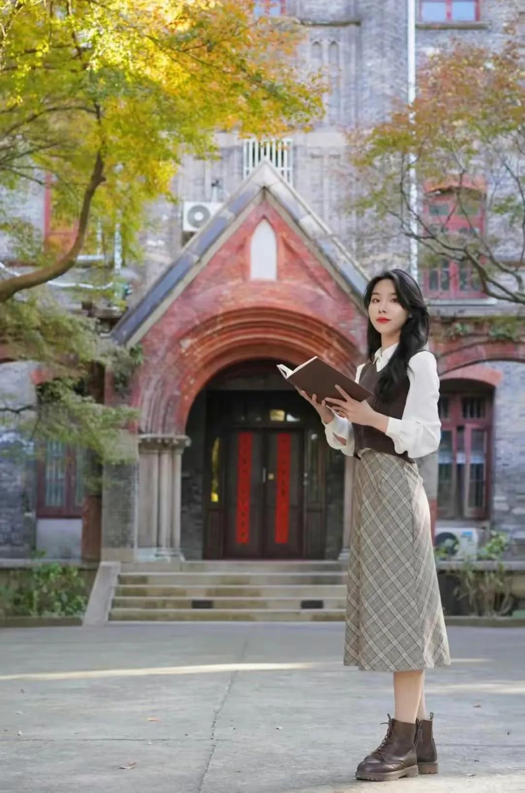苏州大学是一所优秀的综合性大学，甚至可以认为是全国目前最强的地方综合性大学。由于
