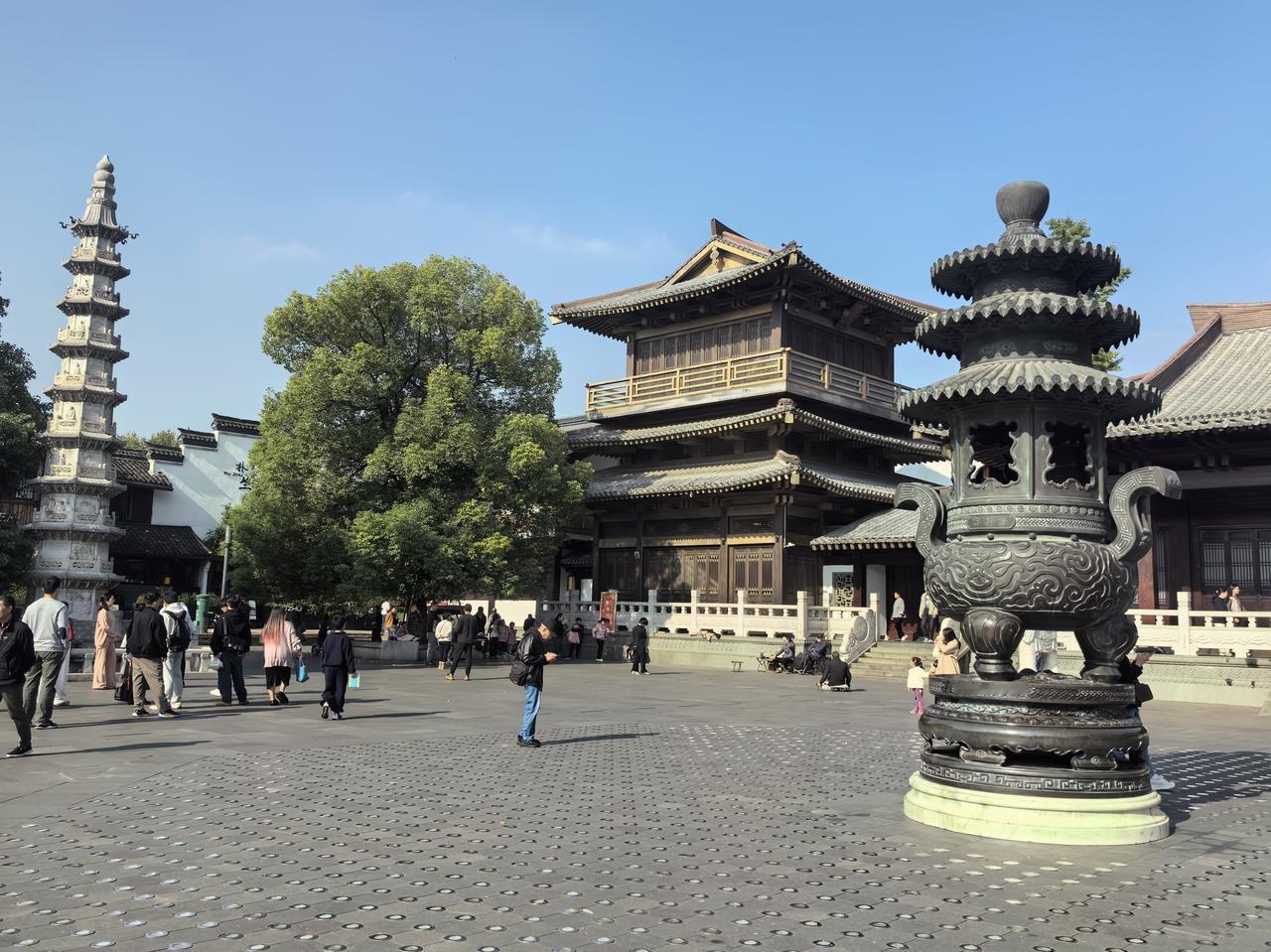 杭州香积寺的鼎·塔·楼