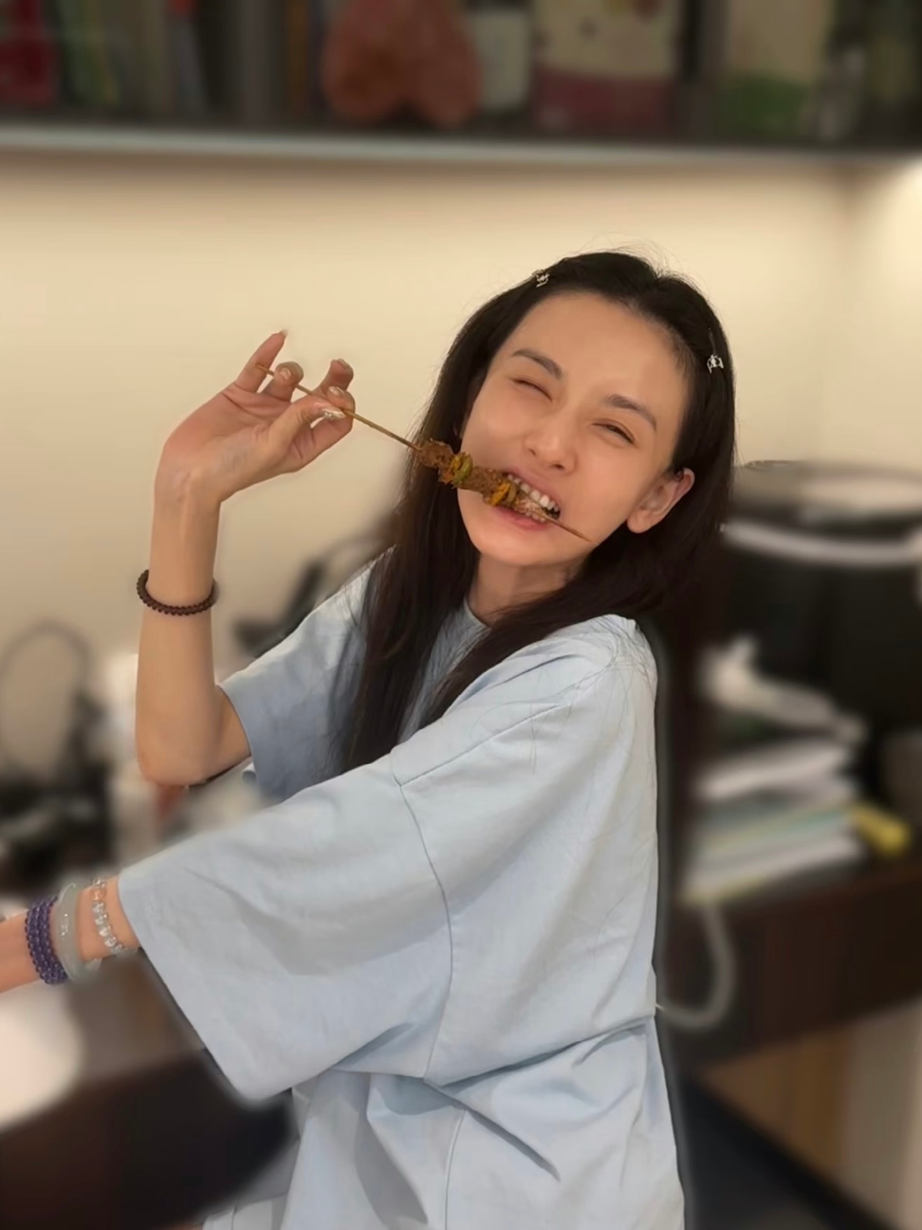杀青完立马安排上漂亮美甲啦💅可以好好休息啦