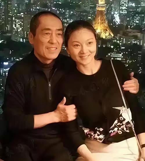 18岁那年，她为张艺谋生下长子，无名无分。12年后，一笔748万的巨额罚款，才把