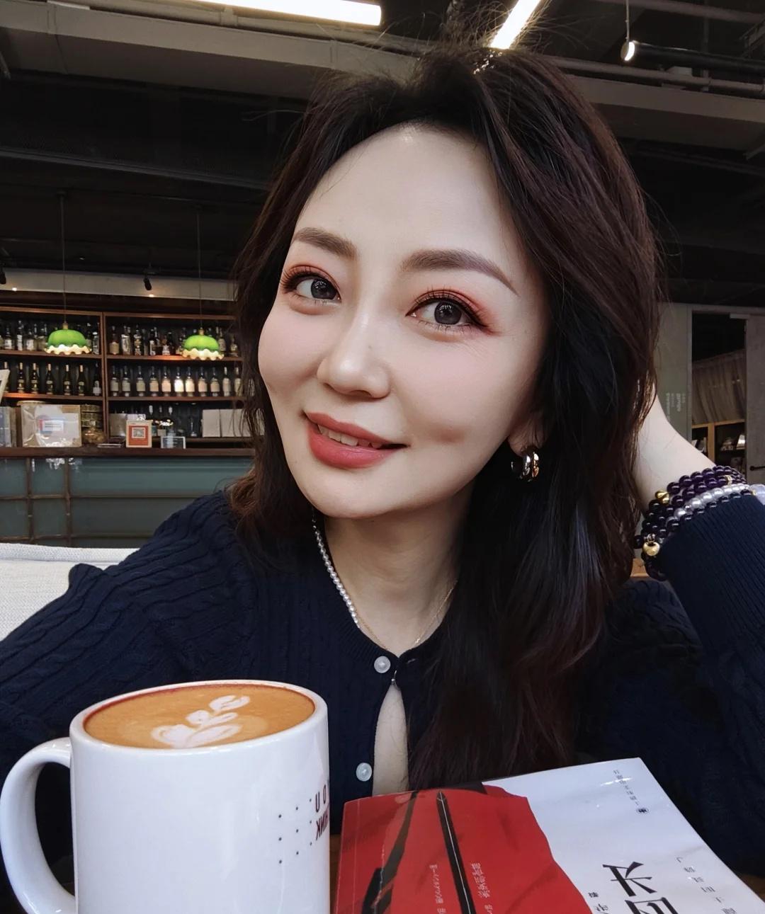 虚度时光
虚度就是因为想虚度[微笑]
我的咖啡日记