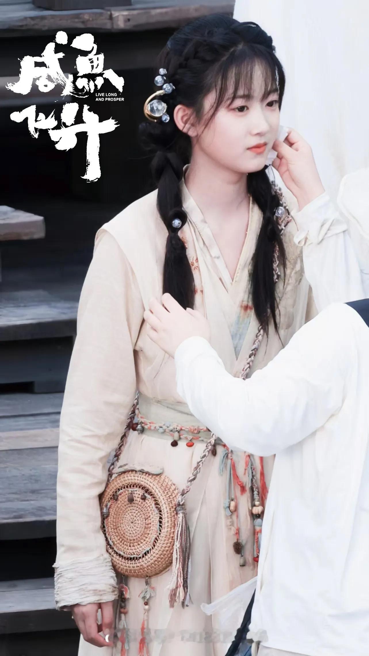 考古古偶剧集才发现，很多大女主少年时期都由几位灵气小姑娘演绎。黄杨钿甜、陈翊曈、