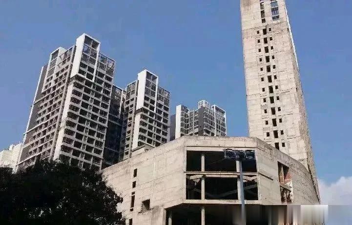 烂尾楼的责任不能够由购房者来承担！这句话很对。预售房制度最初是由国家主导制定的，
