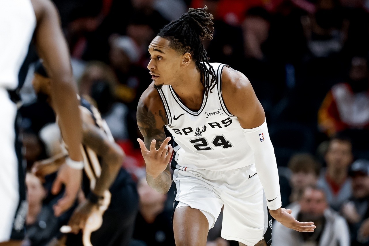 🔥已连续缺席13场！瓦塞尔：明天打鹈鹕我将复出 并有出场时间限制今天，马刺球员