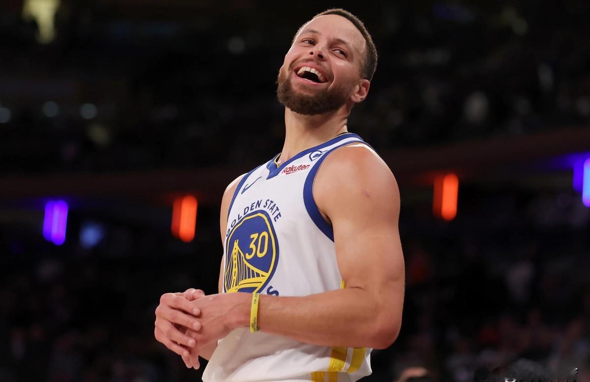 各位，这个消息绝对不能错过。9月11日上午，金州勇士队传来了两个轰动消息，根本停