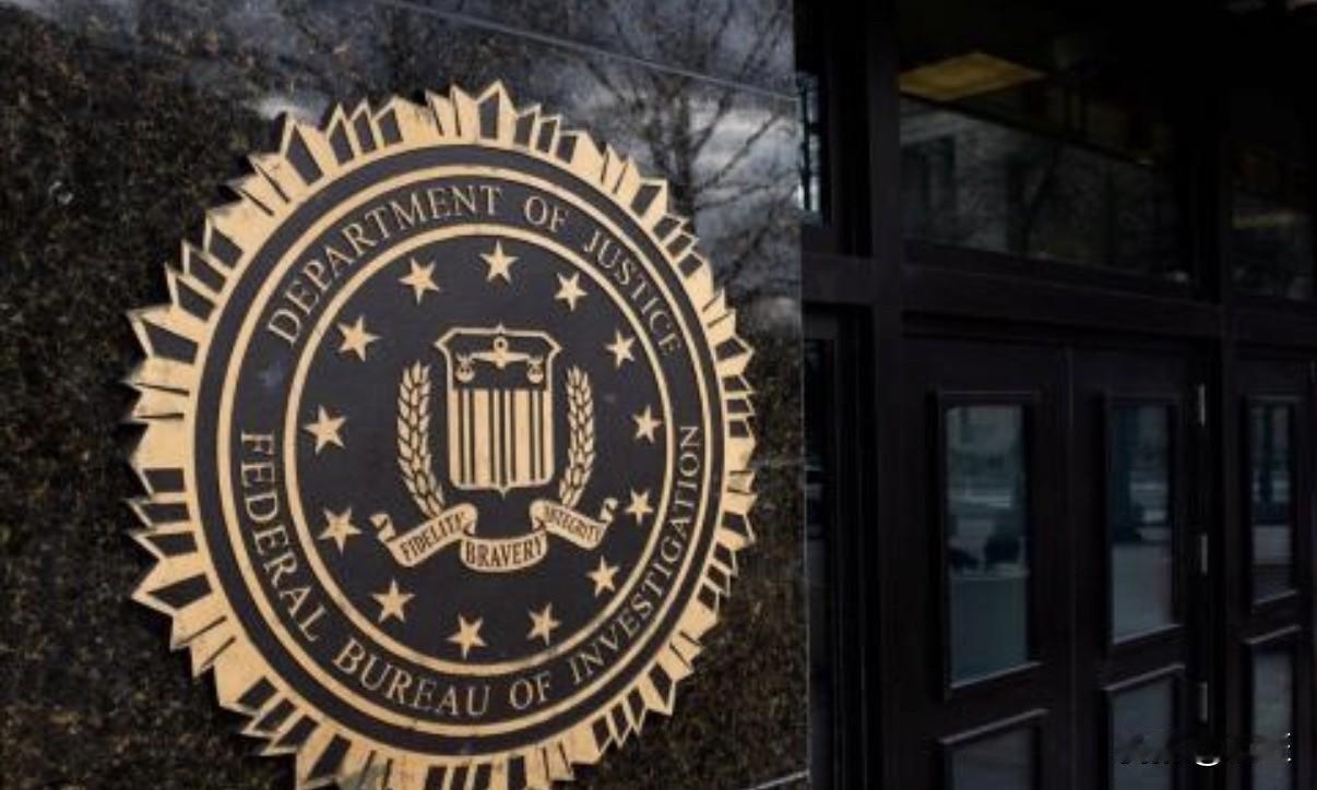 跨年夜恐袭图谋，
18岁的克里斯蒂安·斯特迪文特因涉嫌策划跨年夜恐怖袭击，于12