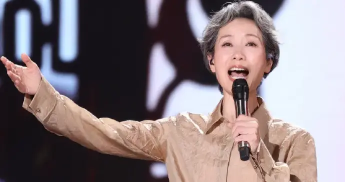 知名女星凌晨突然宣布：划上句号