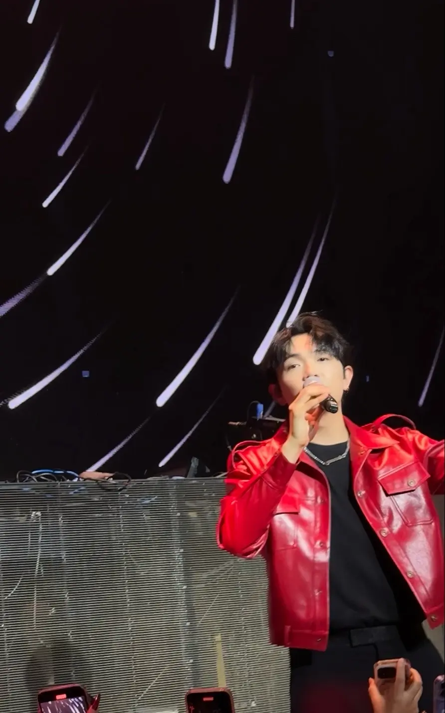 朝着光走吧，我朝着你走