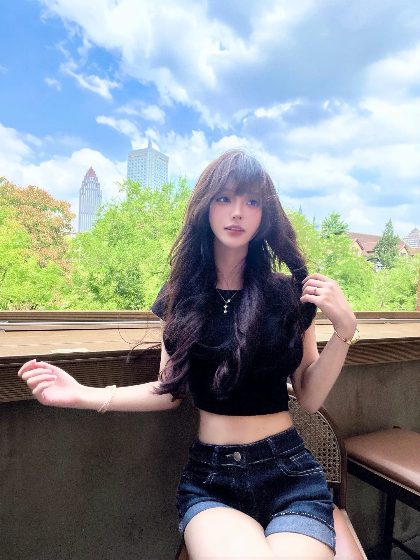 她说这是小猫眼线，我不懂眼尾弧度的微妙变化为什么会有这么多不同的称呼...