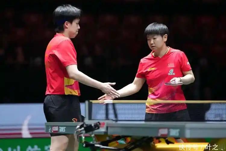 太累！王楚钦、孙颖莎一日双赛，他们能否再次夺得2连胜？2025WTT香港总决赛，