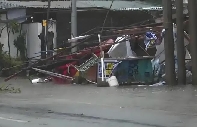 菲律宾水淹首都紧急求援，中国六个字回答震撼全球！
 
一场特大暴雨，将菲律宾首都