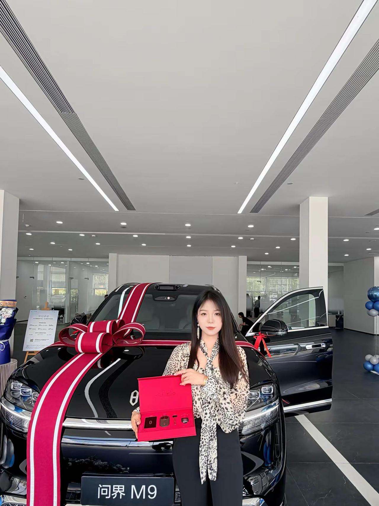 为了这个大玩具，等了整整一个月，今天终于提车了。问界M9不惧骄阳 智享车生活 问