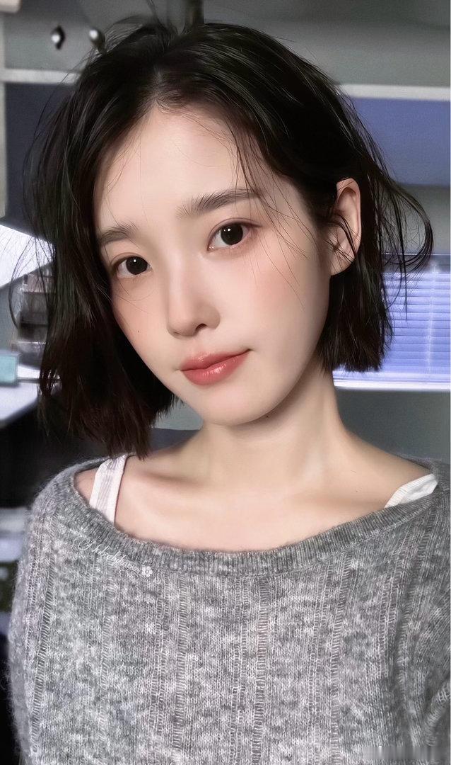 IU晒上海应援打卡视频 姐姐怎么包的这么严实还这么好看啊[爱慕] ​​​