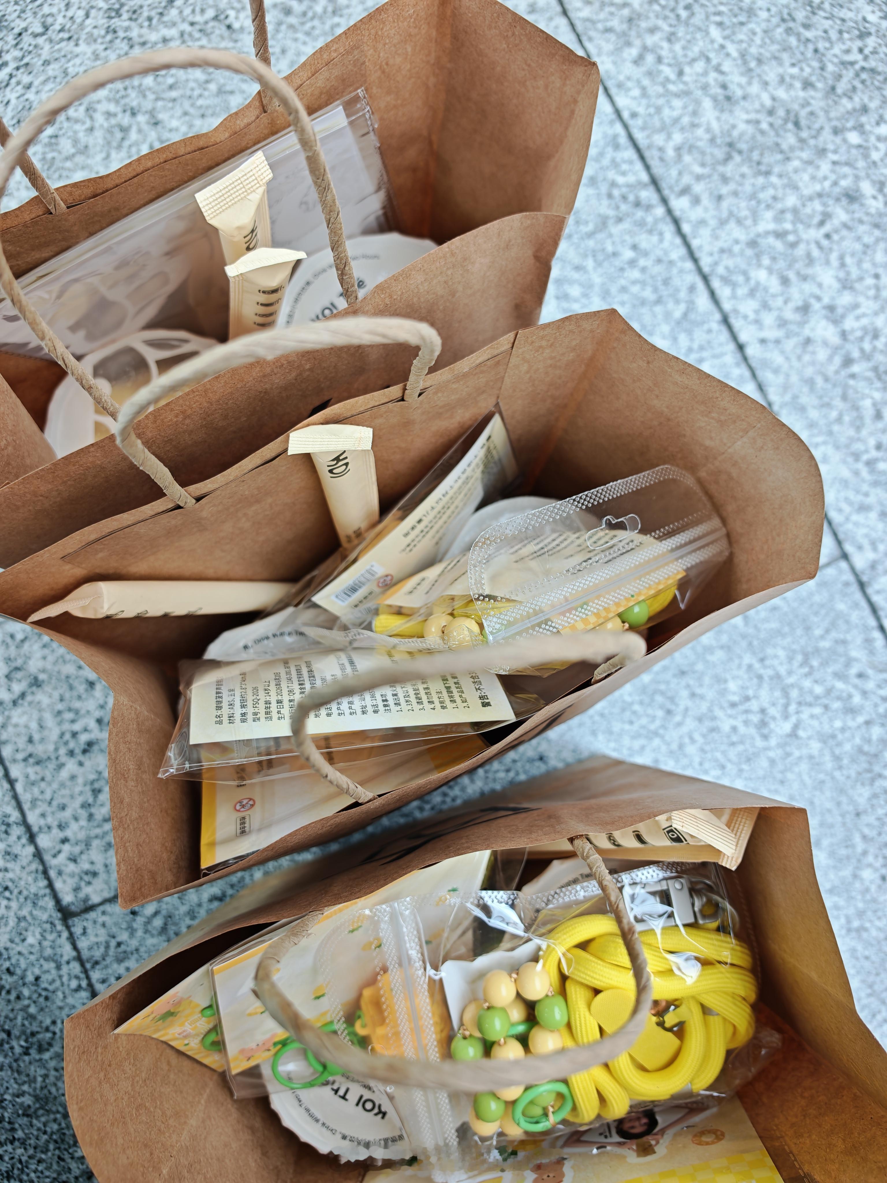 KOI可宜全球品牌代言人白鹿emm 