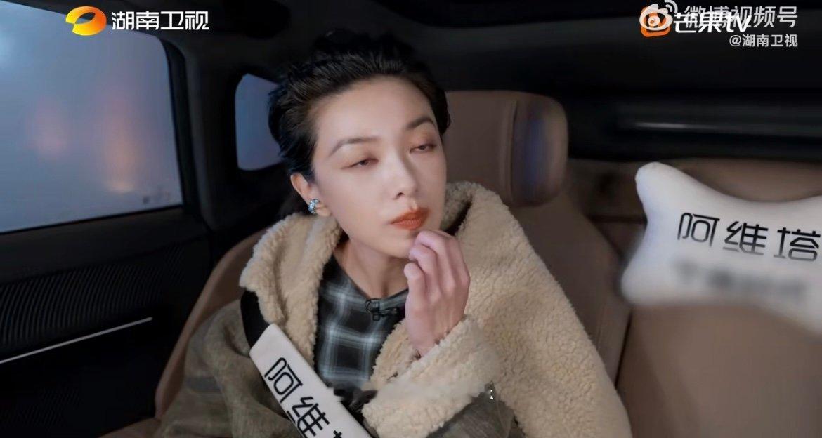 郭采洁带着过去的礼物重启人生 暂缓演员职业后，郭采洁把工作重心完全转向乐队，还计