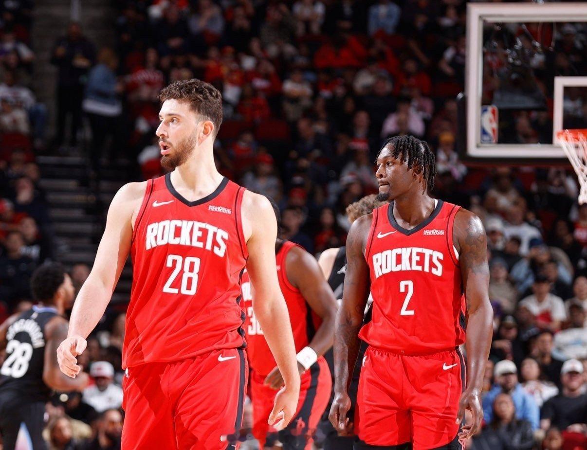 记者：“虽然你们是排名更低的球队，但湖人遭遇了重大伤病，勒布朗还在，你们球队上下