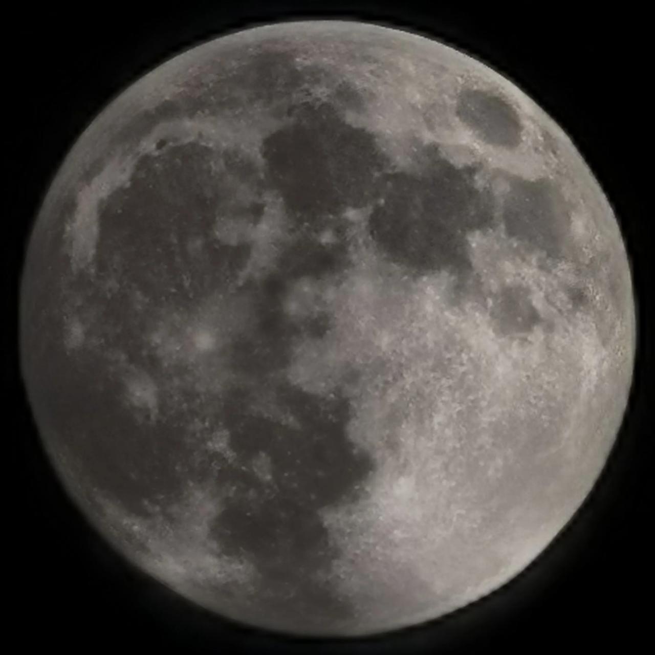 华为P70拍摄的月亮
（2024.10.16）