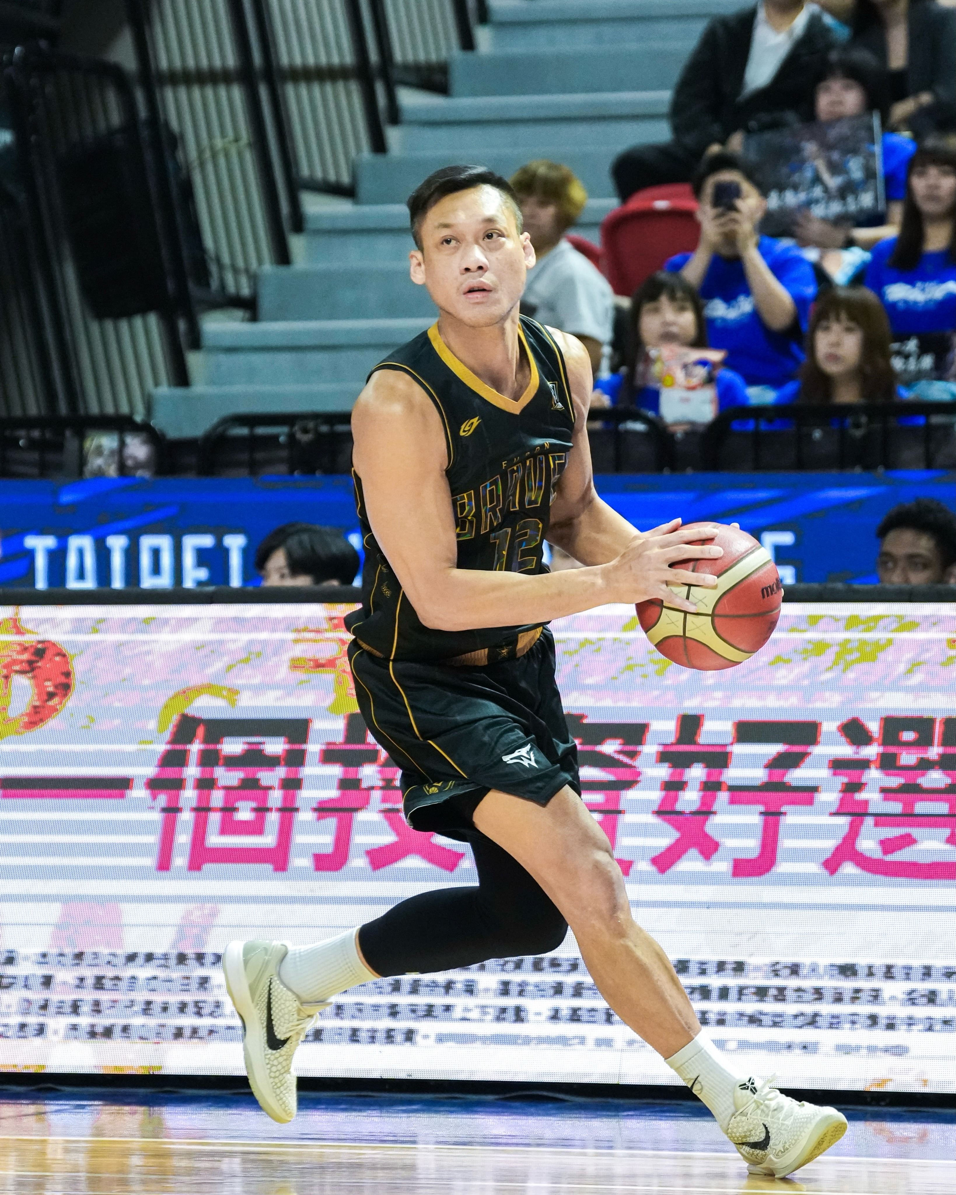 林志杰打完球员生涯最后一战，44岁才退役。cba