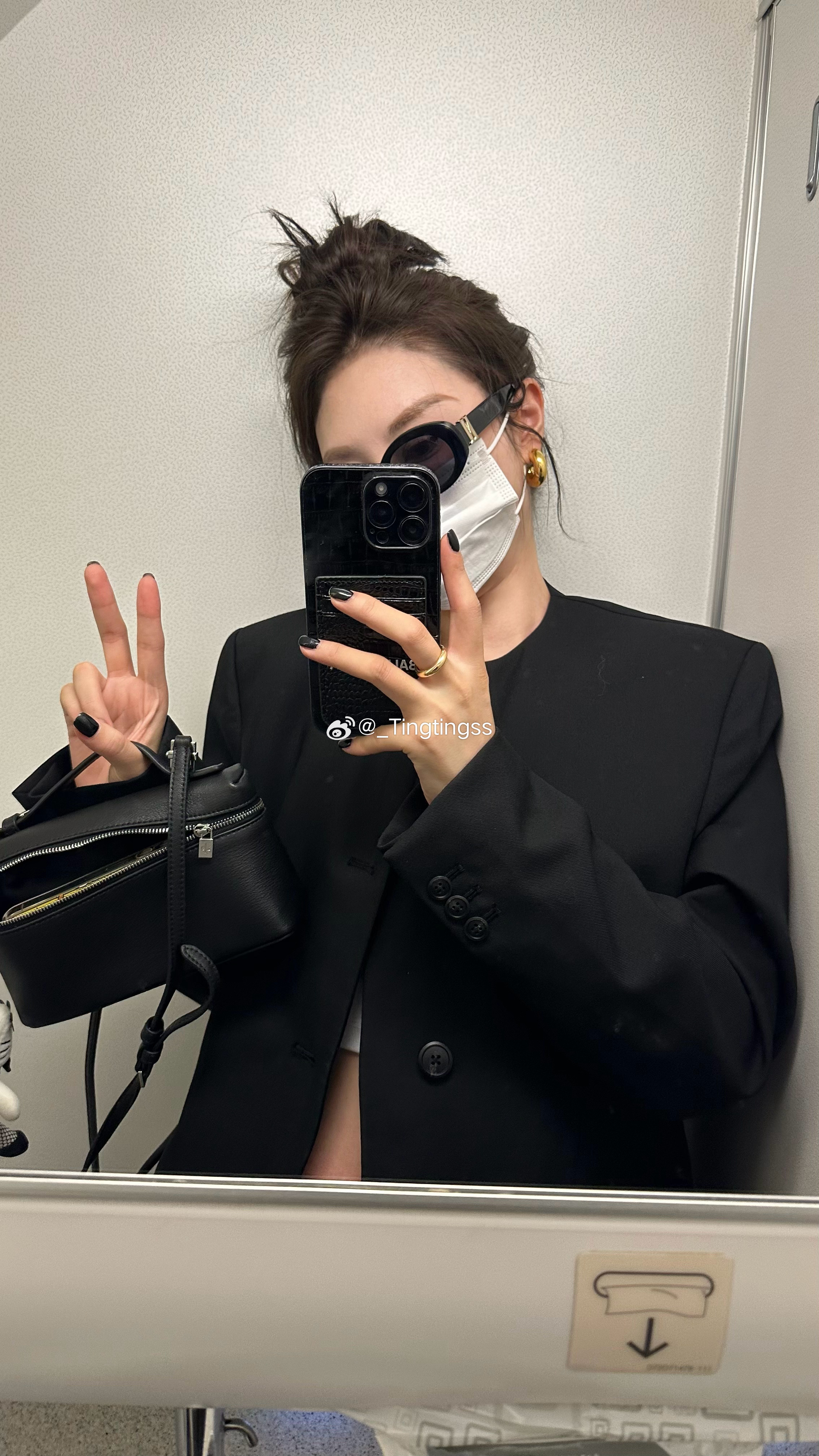 all black 安全感🖤 ​​​