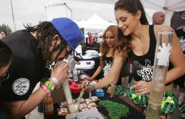 击毙大毒枭“埃尔·门乔”，为何能撕裂整个墨西哥？因为他是毒品集团“教父”、精神图