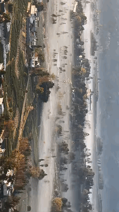 无人机意外拍下雅安绝美画面，高铁穿雾而行，这就是中国最美风景线！

